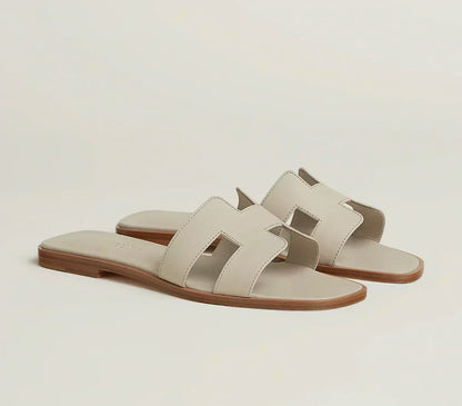 "HRMS" Sandalen
